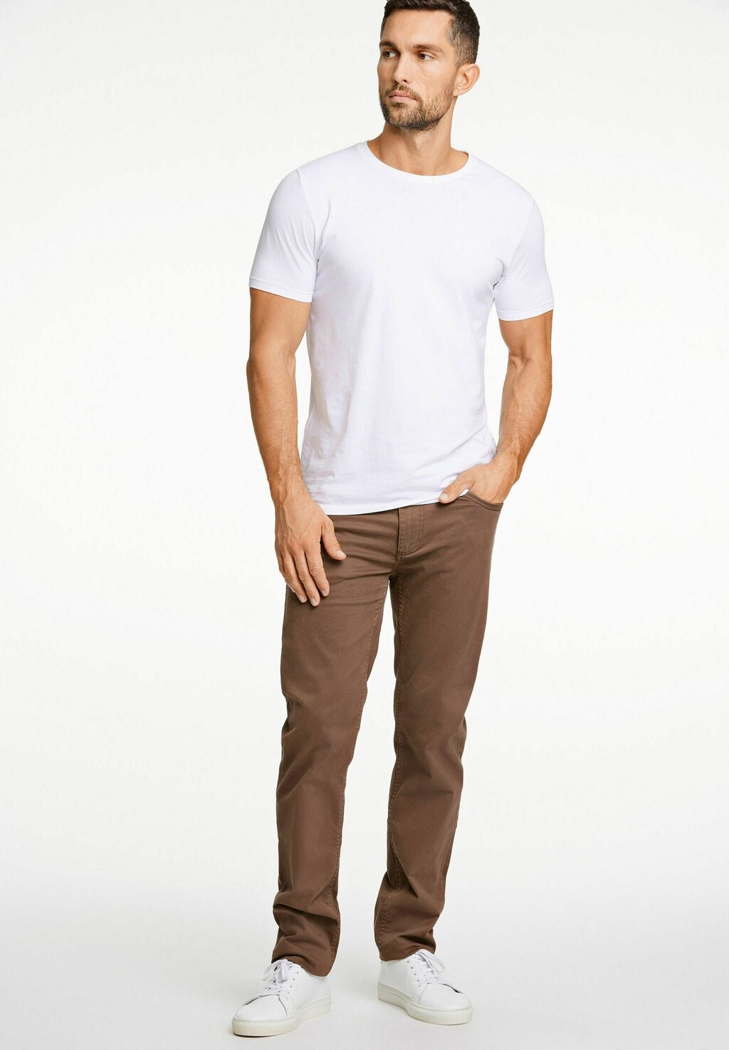 Брюки SOFT TOUCH Lindbergh, темно-коричневый
Брюки SOFT TOUCH Lindbergh, темно-коричневый