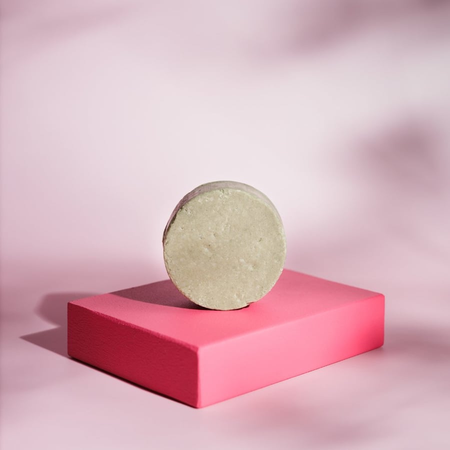 Укрепляющий шампунь - вереск и гибискус Bydgoska Wytwórnia Mydła
Укрепляющий шампунь - вереск и гибискус Bydgoska Wytwórnia Mydła