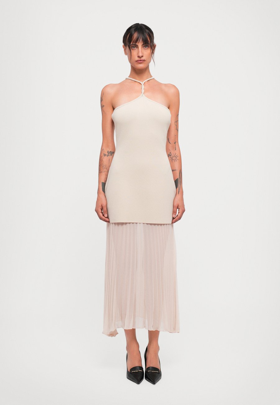 Платье Et Ochs VETA KNIT DRESS, Wheat/Gold-Coloured
Платье Et Ochs VETA KNIT DRESS, Wheat/Gold-Coloured