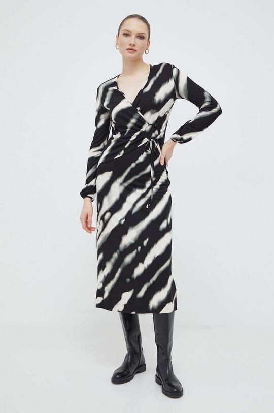 Платье Weekend Max Mara, черный
Платье Weekend Max Mara, черный