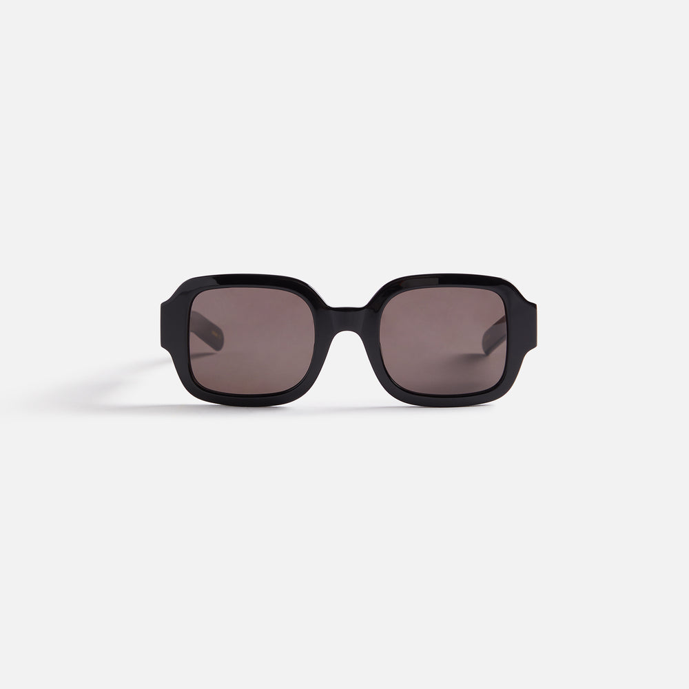 Солнцезащитные очки Flatlist Tishkoff Sunglasses, цвет Solid Black/Brown Gradient Lens
Солнцезащитные очки Flatlist Tishkoff Sunglasses, цвет Solid Black/Brown Gradient Lens