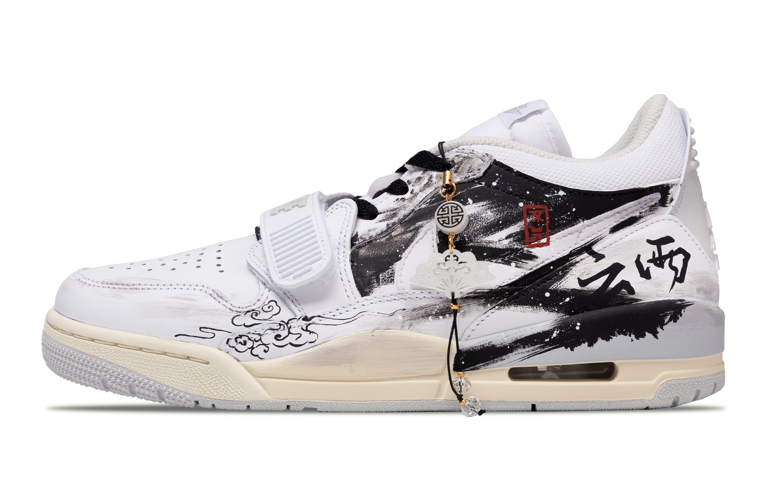 Jordan Легаси 312 Амортизирующие противоскользящие и износостойкие низкие винтажные баскетбольные кроссовки мужские черно-белые, цвет Black White
Jordan Легаси 312 Амортизирующие противоскользящие и износостойкие низкие винтажные баскетбольные кроссовки мужские черно-белые, цвет Black White