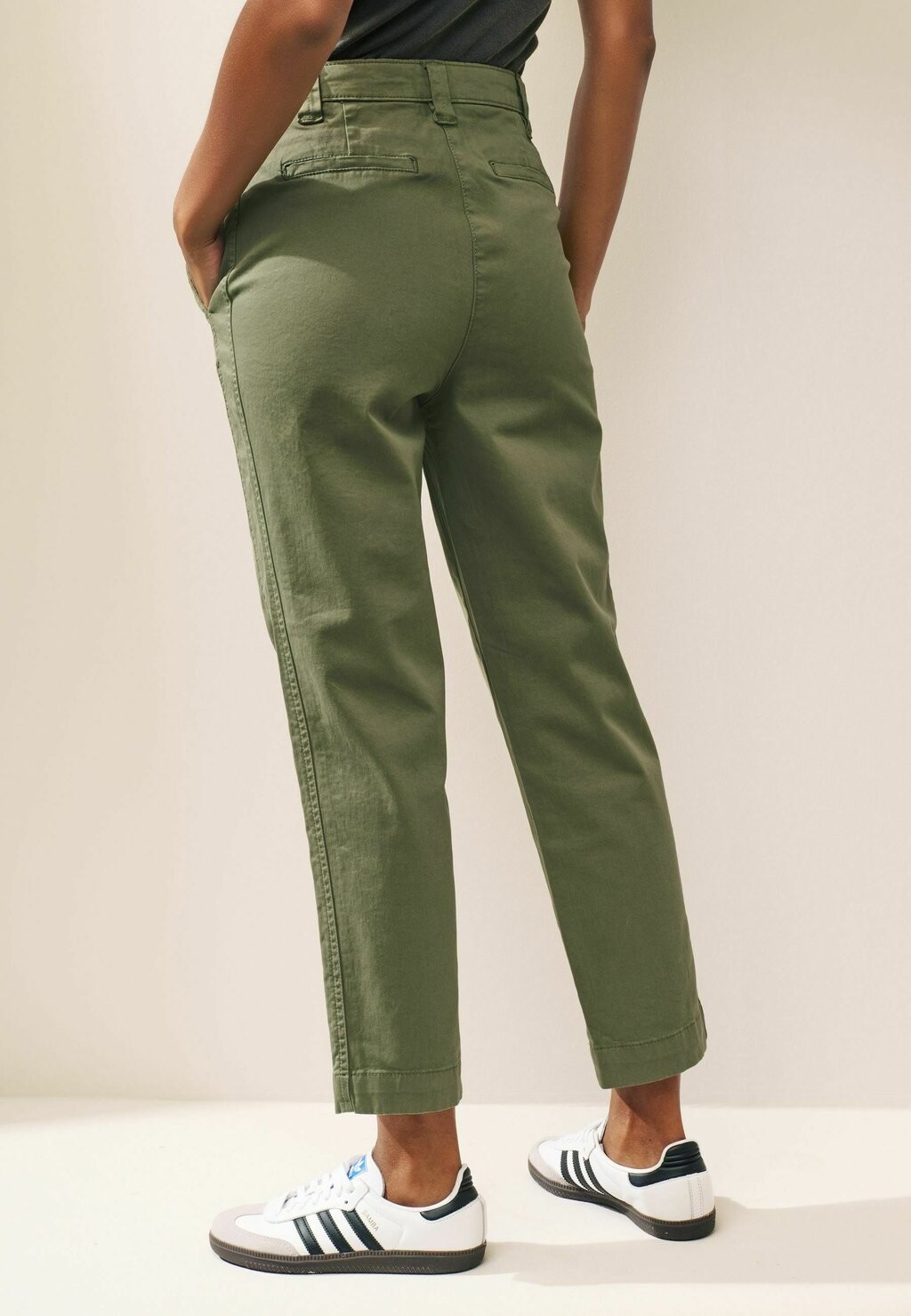 Чино REGULAR FIT Next, цвет khaki green
Чино REGULAR FIT Next, цвет khaki green