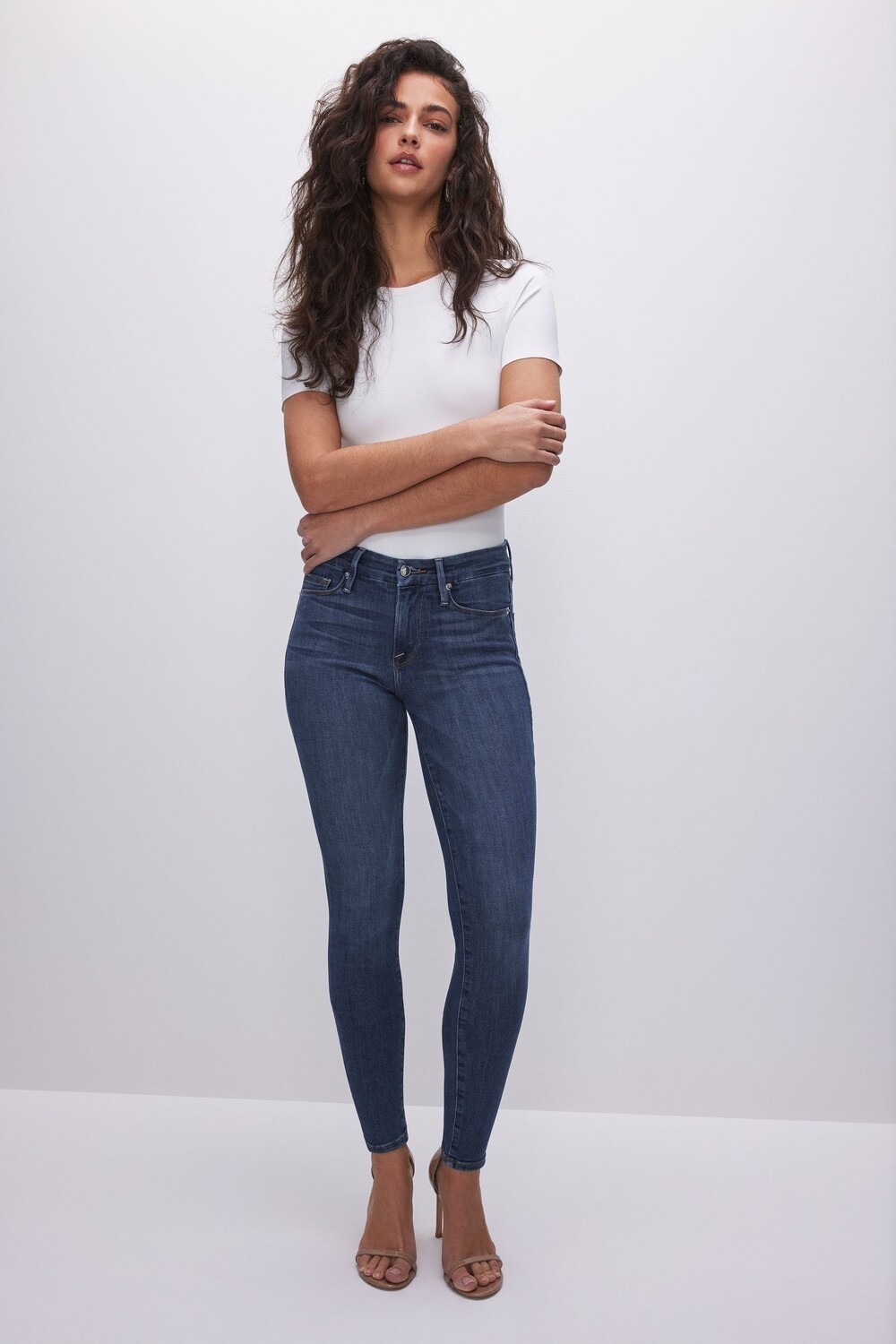 Удобные джинсы облегающего кроя Good American, синий
Удобные джинсы облегающего кроя Good American, синий