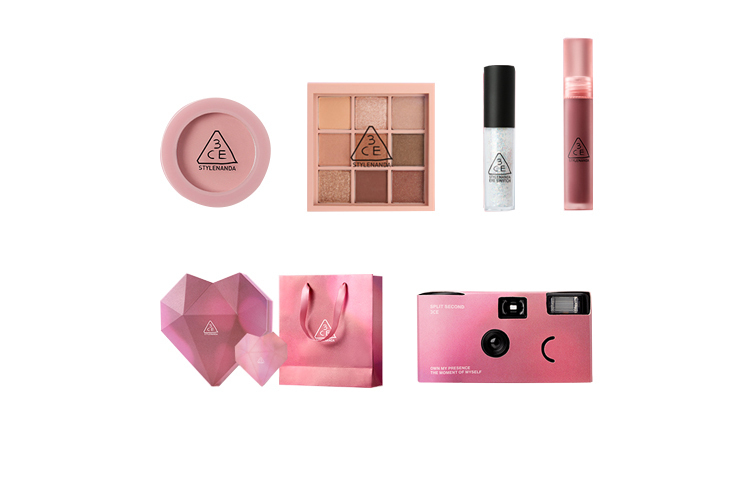 Набор косметики для женщин 3CE
Набор косметики для женщин 3CE