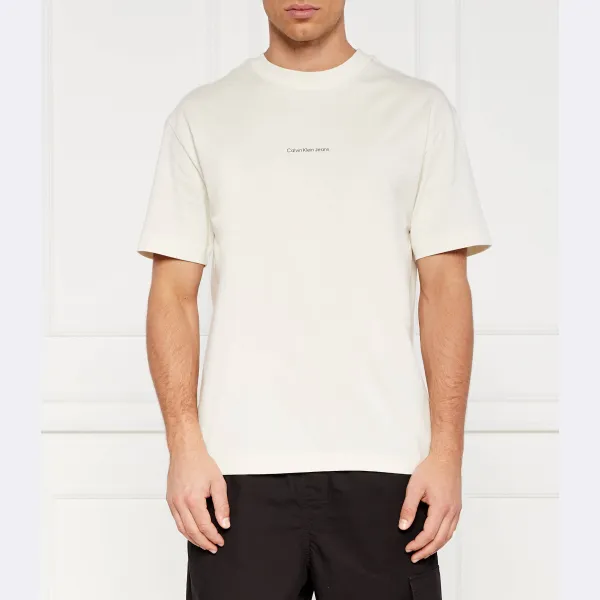 Футболка стандартного кроя с изображением карты города Calvin Klein, экрю
Футболка стандартного кроя с изображением карты города Calvin Klein, экрю