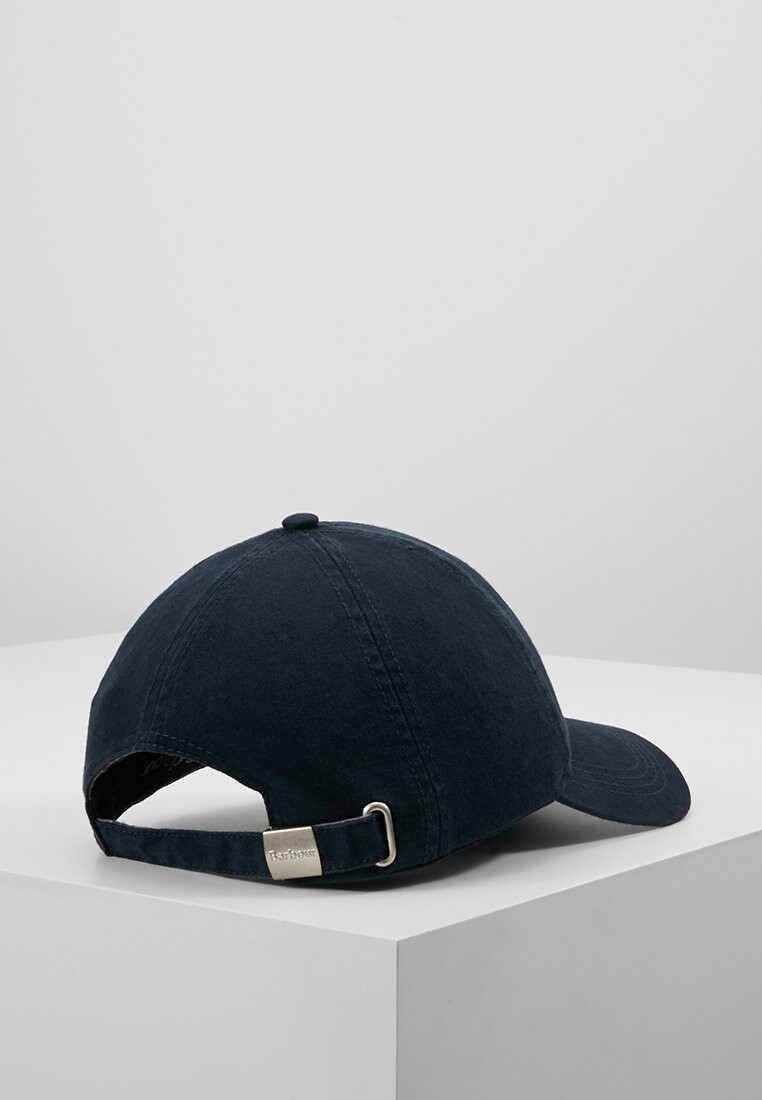 Кепка Cascade Sports Unisex Barbour, темно-синяя
Кепка Cascade Sports Unisex Barbour, темно-синяя