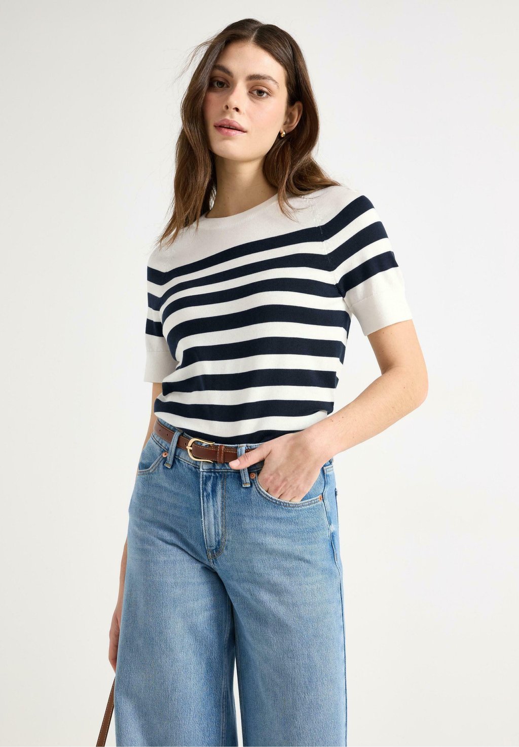 Базовая футболка FINE Lindex, белый
Базовая футболка FINE Lindex, белый