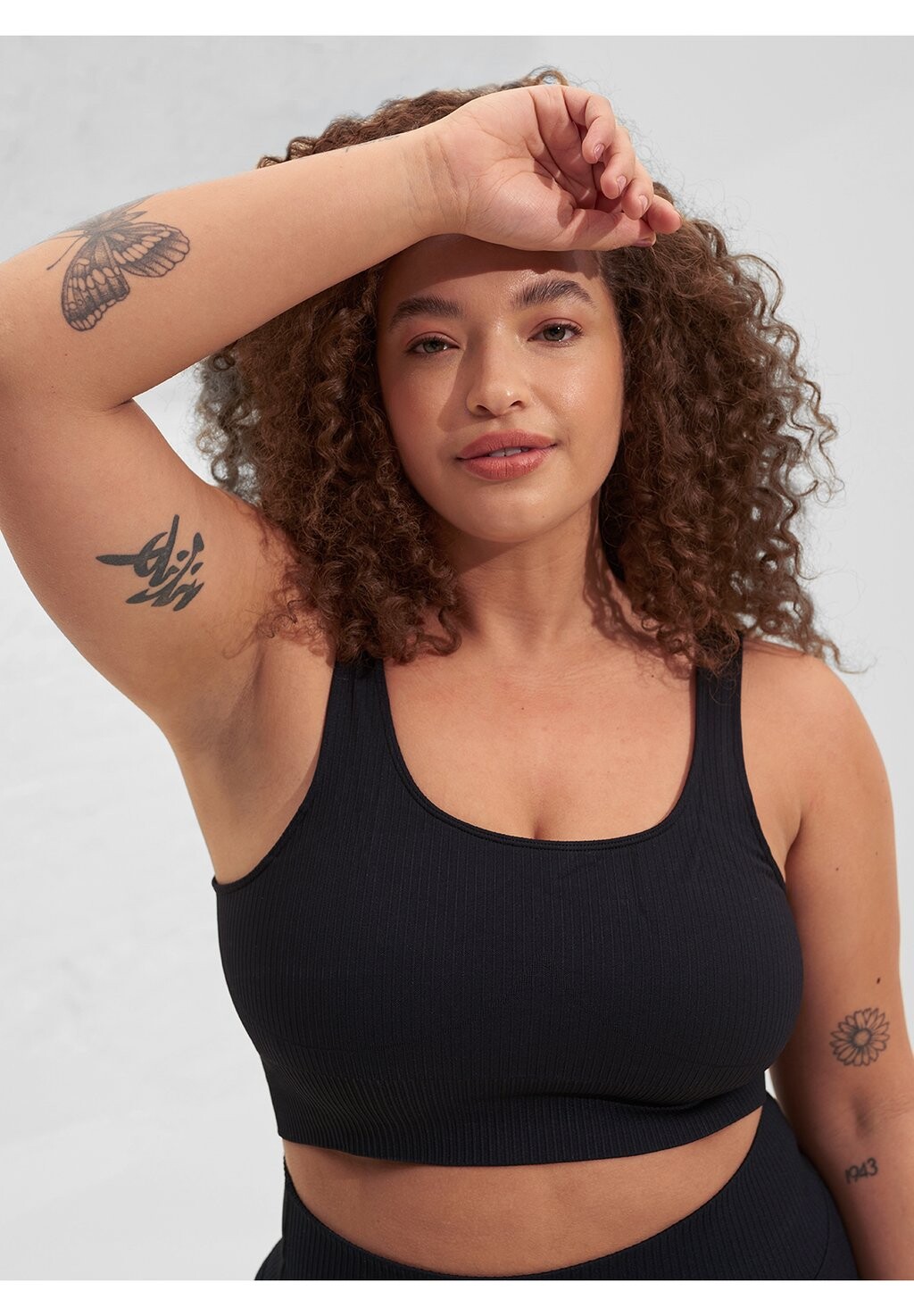 Спортивный бюстгальтер средней поддержки RIBBED SEAMLESS aim’n, цвет black
Спортивный бюстгальтер средней поддержки RIBBED SEAMLESS aim’n, цвет black