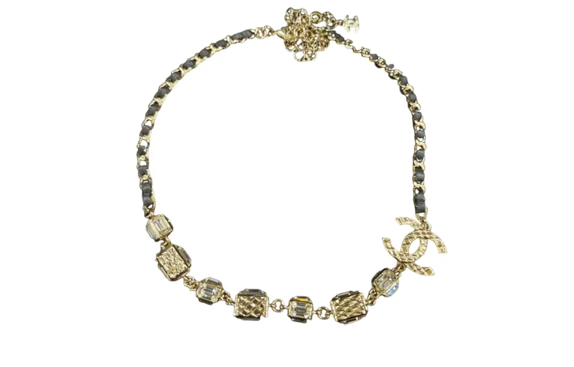 CHANEL Двойная C колье со стразами для женщин Gold
CHANEL Двойная C колье со стразами для женщин Gold