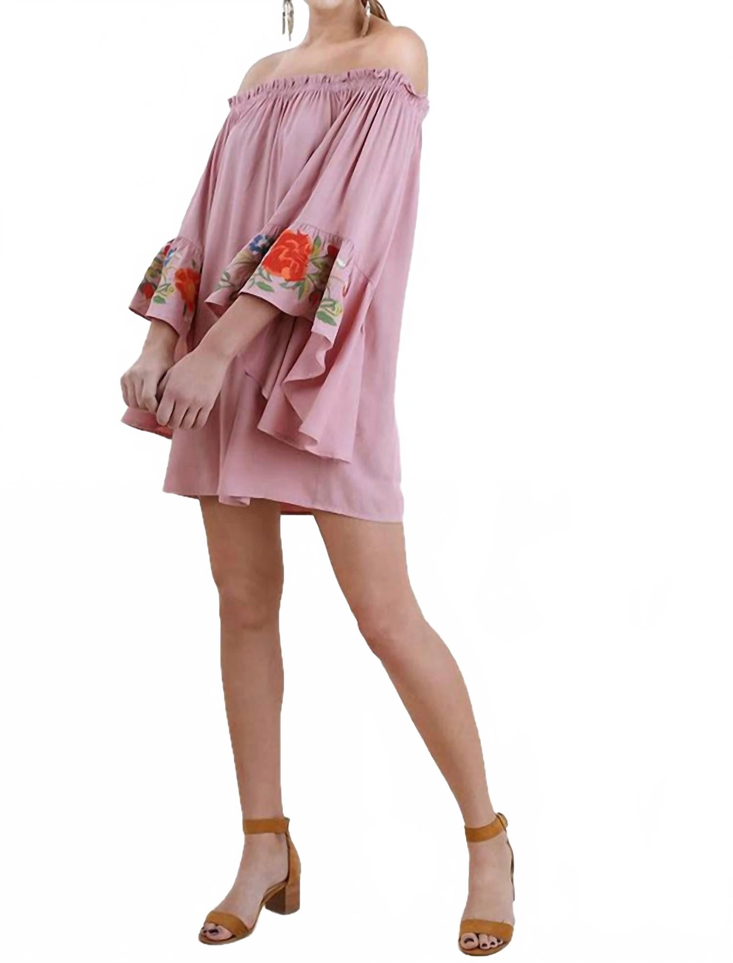 Пыльно-розовое мини-платье с цветочной вышивкой и рукавами-колокольчиками Umgee
Пыльно-розовое мини-платье с цветочной вышивкой и рукавами-колокольчиками Umgee