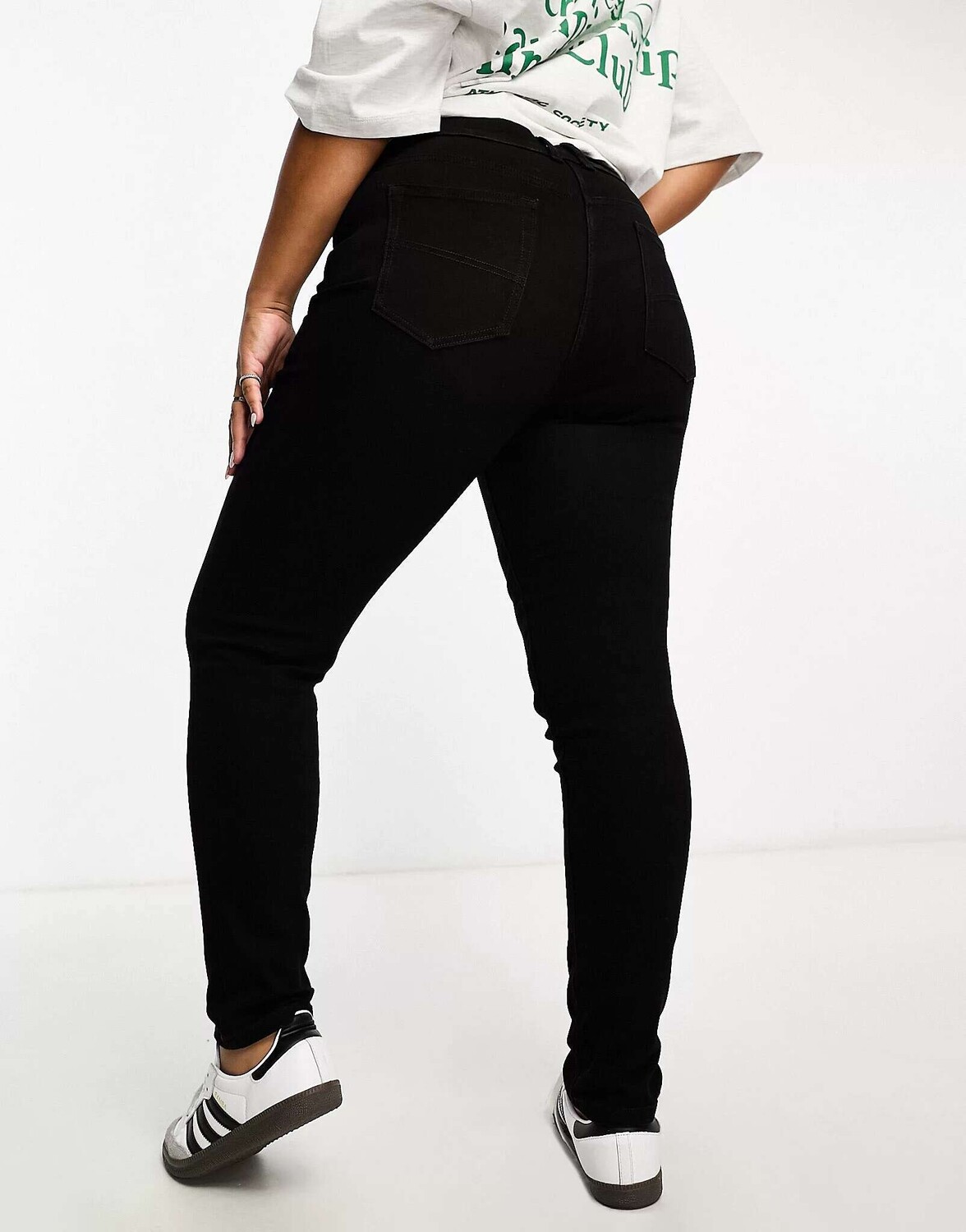 Черные джинсы скинни с высокой посадкой COLLUSION Plus x001
Черные джинсы скинни с высокой посадкой COLLUSION Plus x001