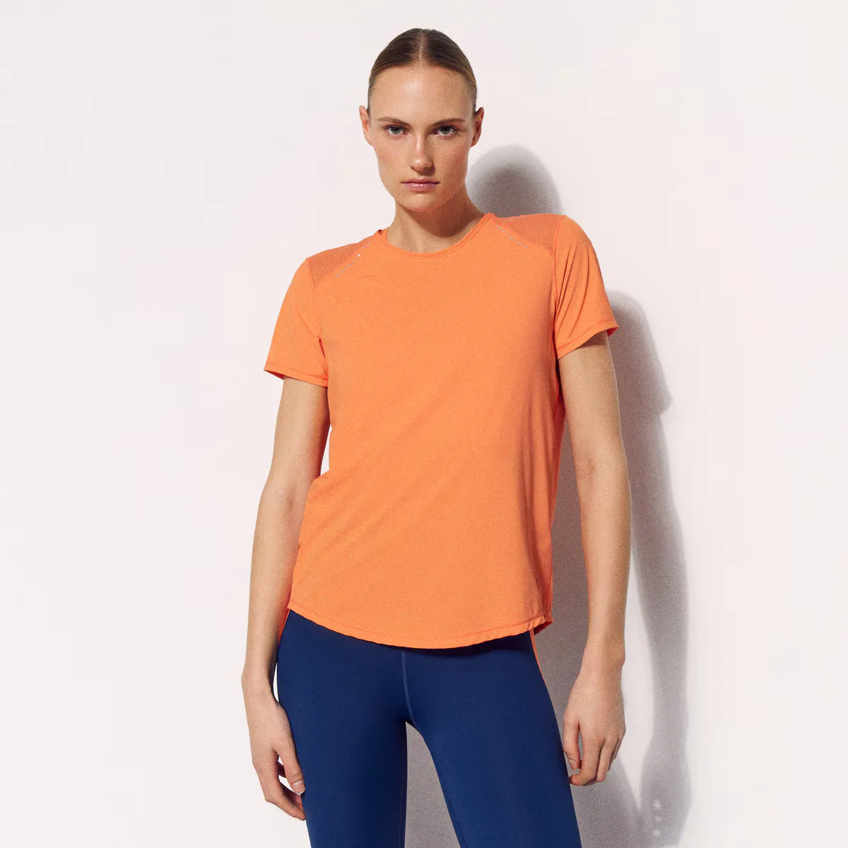 Женская сетчатая тренировочная футболка с коротким рукавом Boomerang, оранжевый
Женская сетчатая тренировочная футболка с коротким рукавом Boomerang, оранжевый