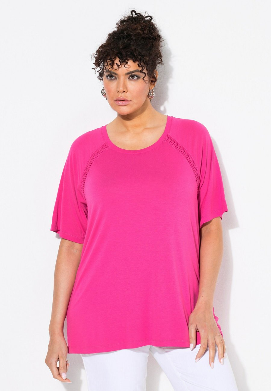 Футболка Ulla Popken TEXTURED SEAM SHORT SLEEVE STRETCH-FIT, Pink, Красный, Футболка Ulla Popken TEXTURED SEAM SHORT SLEEVE STRETCH-FIT, Pink
Футболка Ulla Popken TEXTURED SEAM SHORT SLEEVE STRETCH-FIT, Pink, Красный, Футболка Ulla Popken TEXTURED SEAM SHORT SLEEVE STRETCH-FIT, Pink