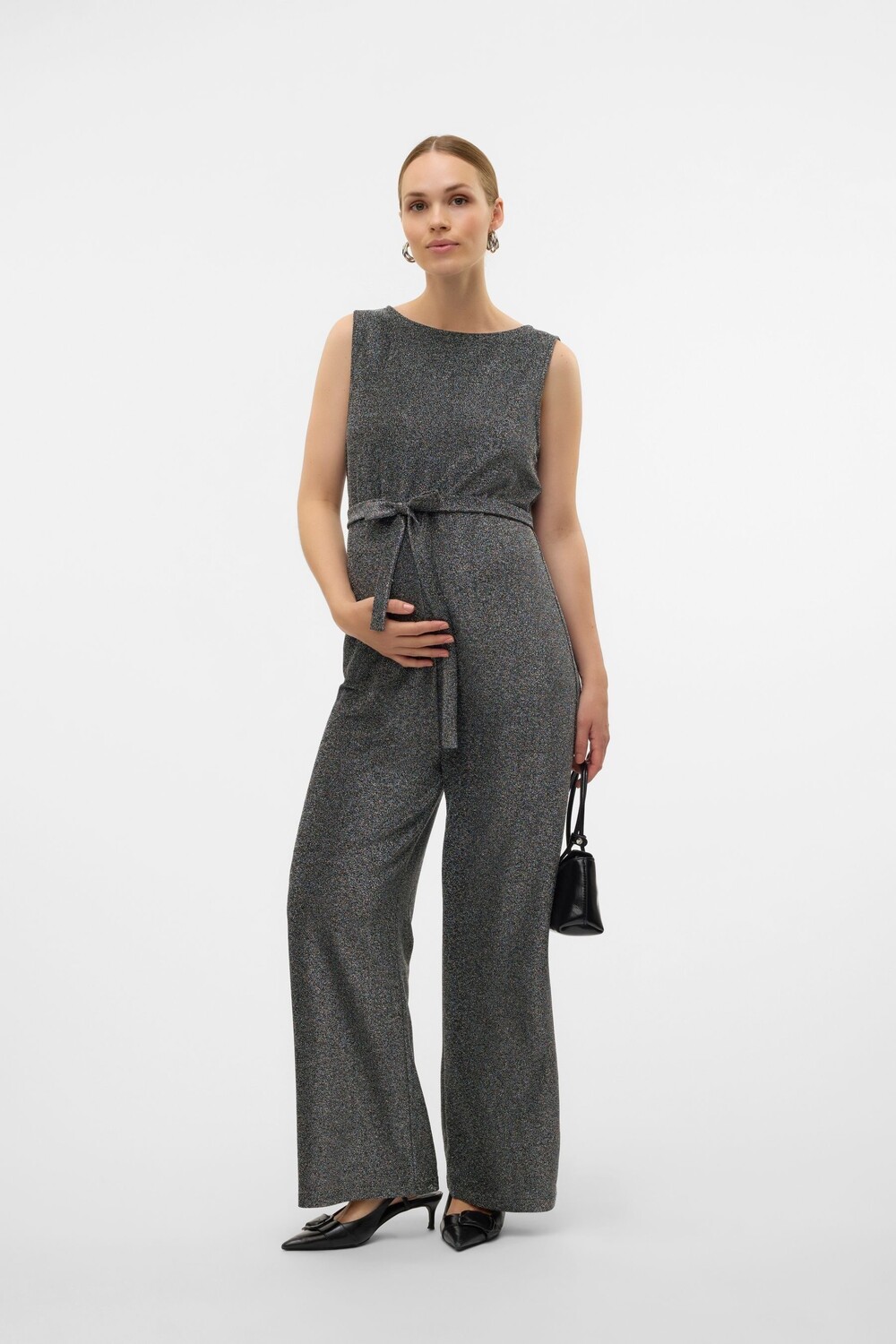 Блестящий комбинезон для беременных без рукавов с поясом Mamalicious, черный
Блестящий комбинезон для беременных без рукавов с поясом Mamalicious, черный