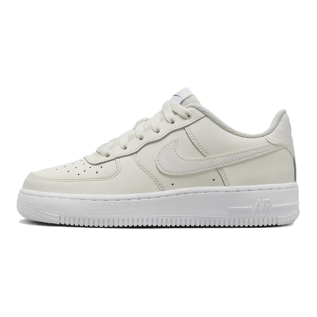 Кроссовки для скейтбординга Air Force 1 Kids GS Low-top White Nike, белый
Кроссовки для скейтбординга Air Force 1 Kids GS Low-top White Nike, белый