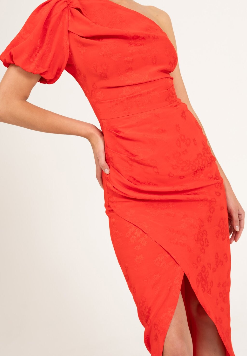 Коктейльное/праздничное платье Elena LEIMANN, красное
Коктейльное/праздничное платье Elena LEIMANN, красное