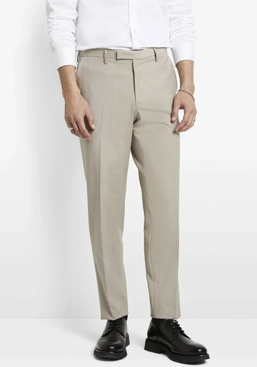 Костюмные брюки Cinque "CIMONOPOLI-H", с окантованными карманами сзади, коричневый
Костюмные брюки Cinque "CIMONOPOLI-H", с окантованными карманами сзади, коричневый