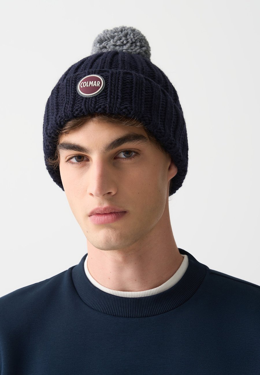 Шапка Colmar Originals UNISEX WITH POM-POM, Dark Blue
Шапка Colmar Originals UNISEX WITH POM-POM, Dark Blue