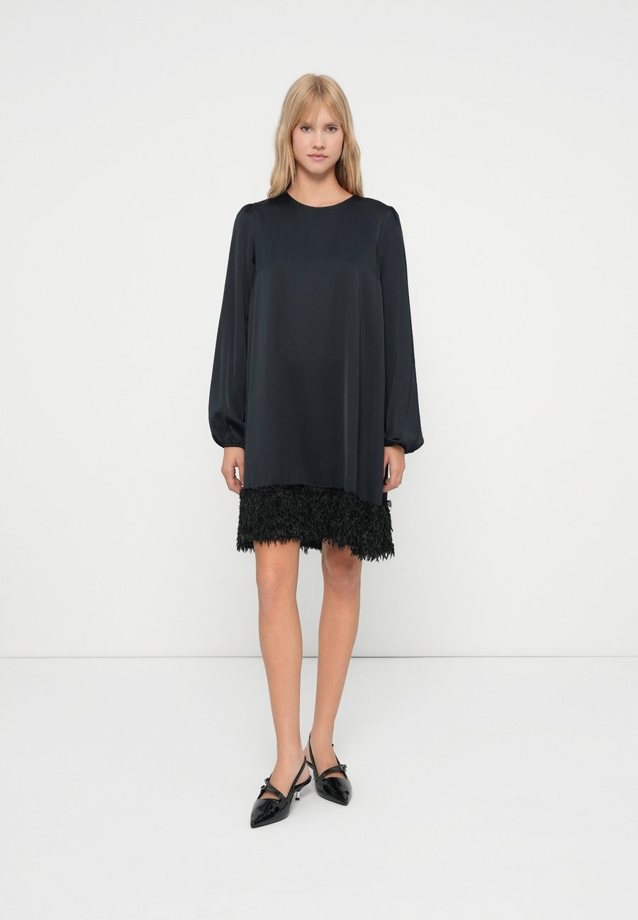 Платье VILA VIVEER O NECK SHORT DRESS, Black Beauty/Black
Платье VILA VIVEER O NECK SHORT DRESS, Black Beauty/Black