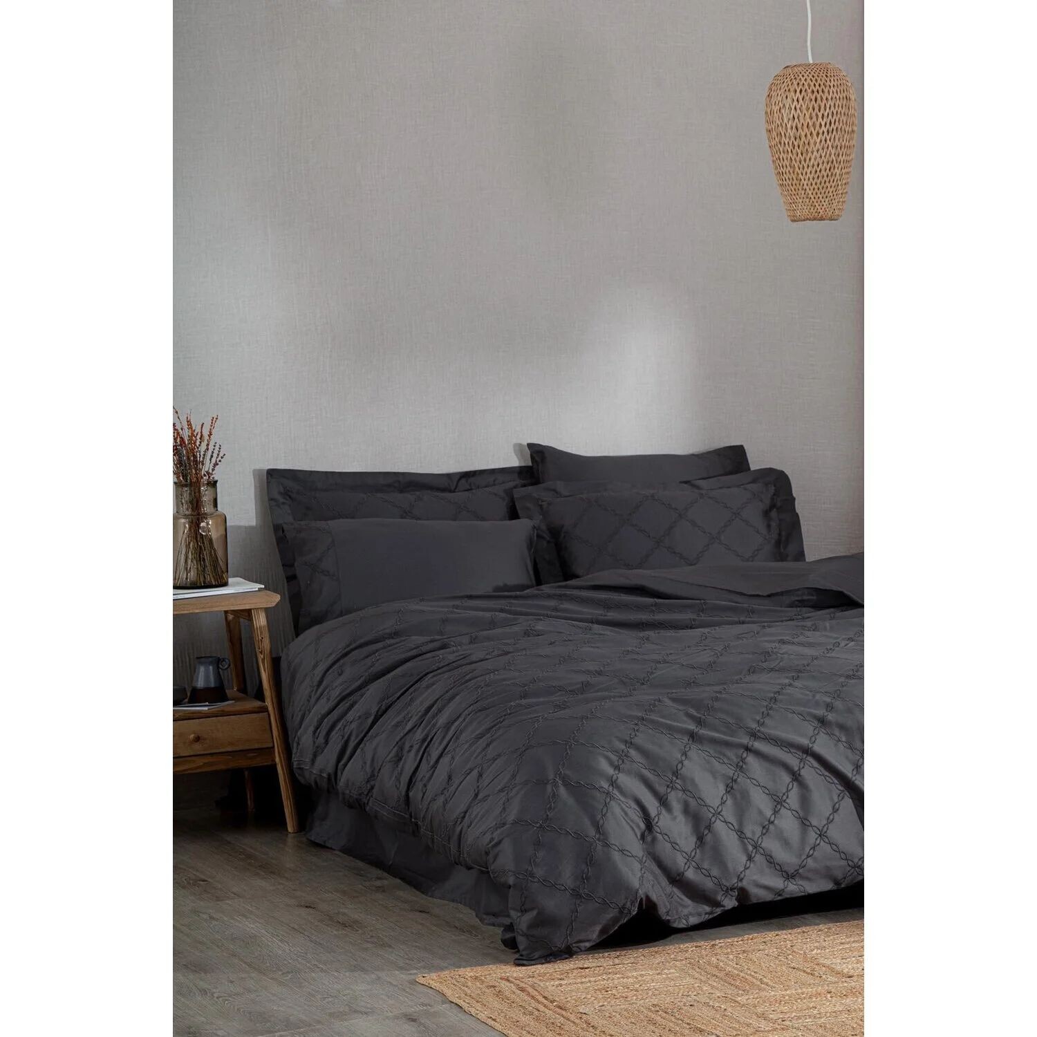 Ecocotton Mahfer Комплект постельного белья из 100% органического хлопка, атласная вышивка, антрацит, 200X220 см
Ecocotton Mahfer Комплект постельного белья из 100% органического хлопка, атласная вышивка, антрацит, 200X220 см