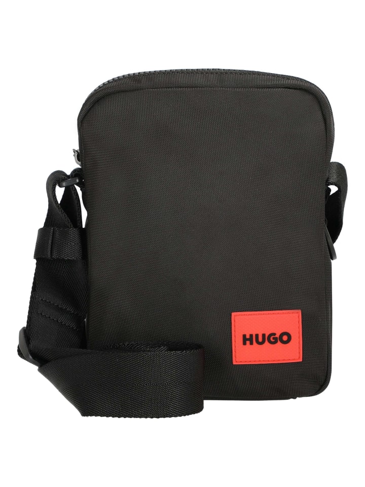 HUGO Ethon 3.0 - Сумка через плечо 21 см (черная) черного цвета
HUGO Ethon 3.0 - Сумка через плечо 21 см (черная) черного цвета