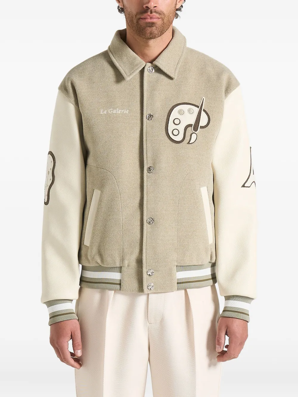 Куртка с вышитым логотипом Manière De Voir, нейтральный
Куртка с вышитым логотипом Manière De Voir, нейтральный