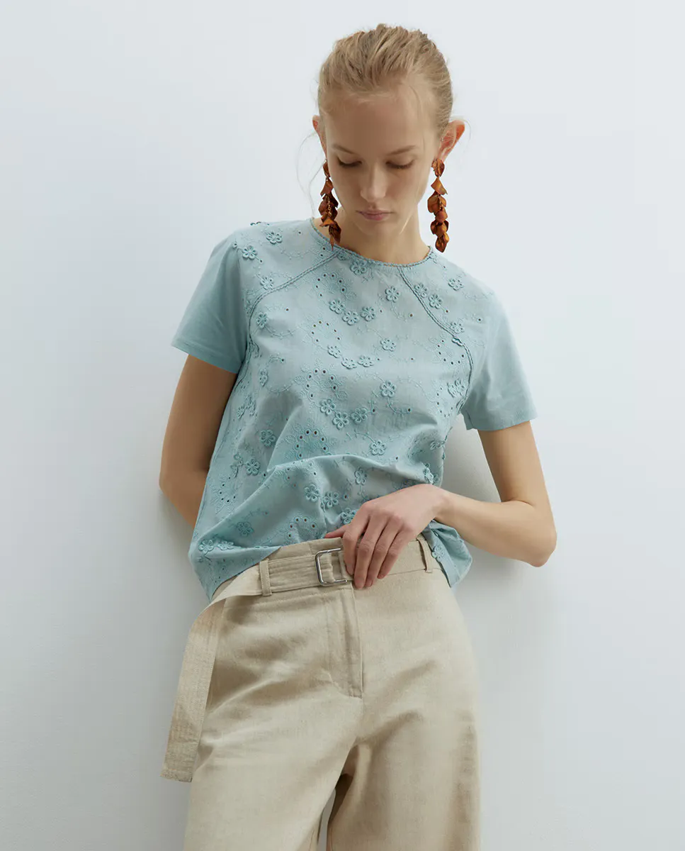 Футболка с вышитым цветком Sfera, зеленый
Футболка с вышитым цветком Sfera, зеленый