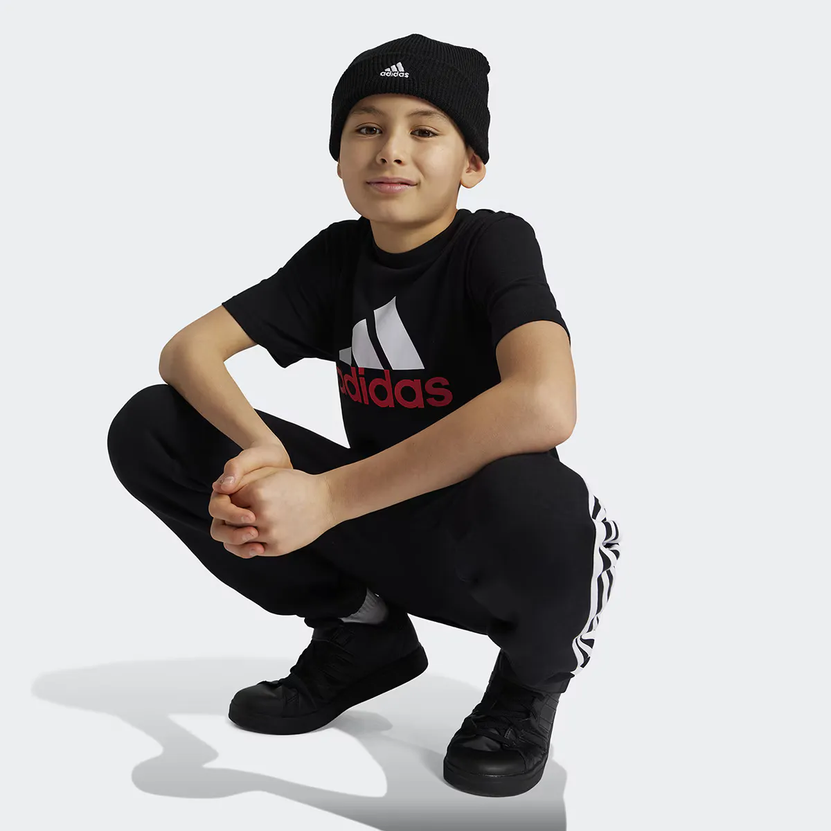 Футболка детская из хлопка с двухцветным большим логотипом Adidas Essentials, черный
Футболка детская из хлопка с двухцветным большим логотипом Adidas Essentials, черный