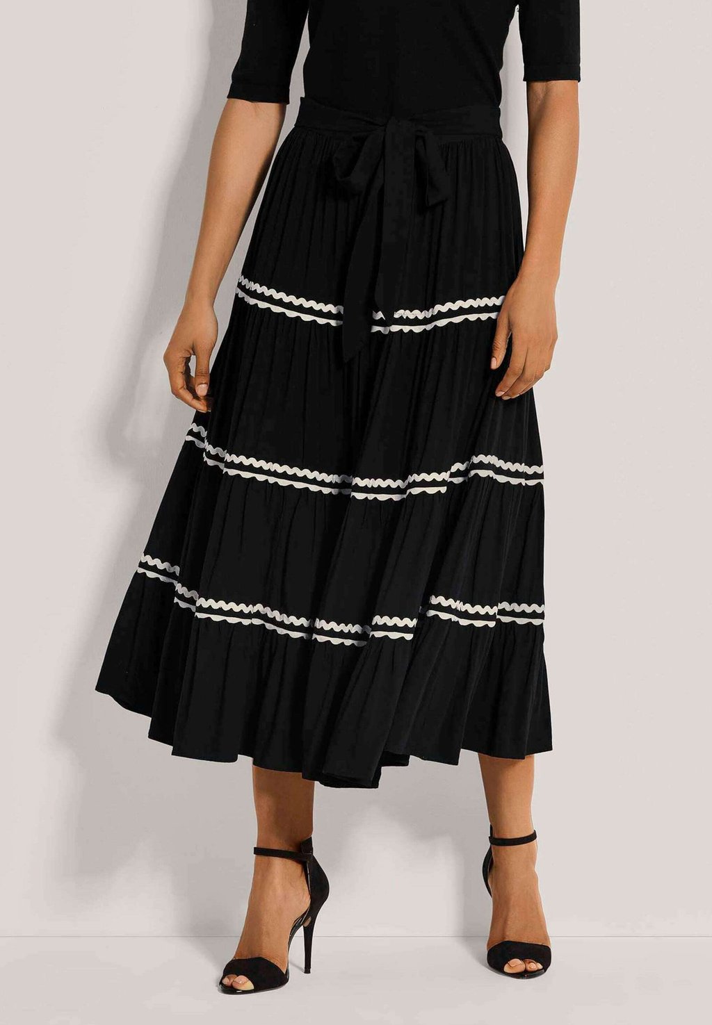 Юбка А-силуэта STUFEN ZUM SCHLÜPFEN - Pleated skirt MADELEINE, черный 
Юбка А-силуэта STUFEN ZUM SCHLÜPFEN - Pleated skirt MADELEINE, черный