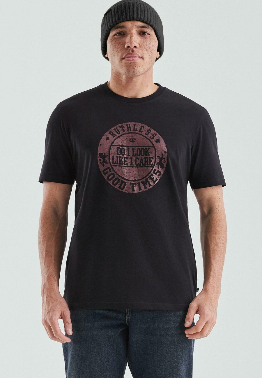 Футболка QS Print T-shirt, Schwarz/Black, Черный, Футболка QS Print T-shirt, Schwarz/Black
Футболка QS Print T-shirt, Schwarz/Black, Черный, Футболка QS Print T-shirt, Schwarz/Black