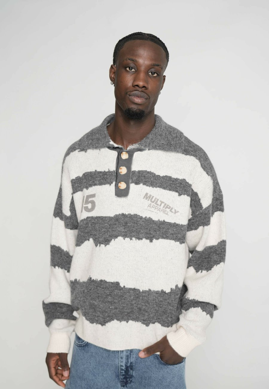 Джемпер Multiply Apparel POLO DUNES, Grau/Grey
Джемпер Multiply Apparel POLO DUNES, Grau/Grey