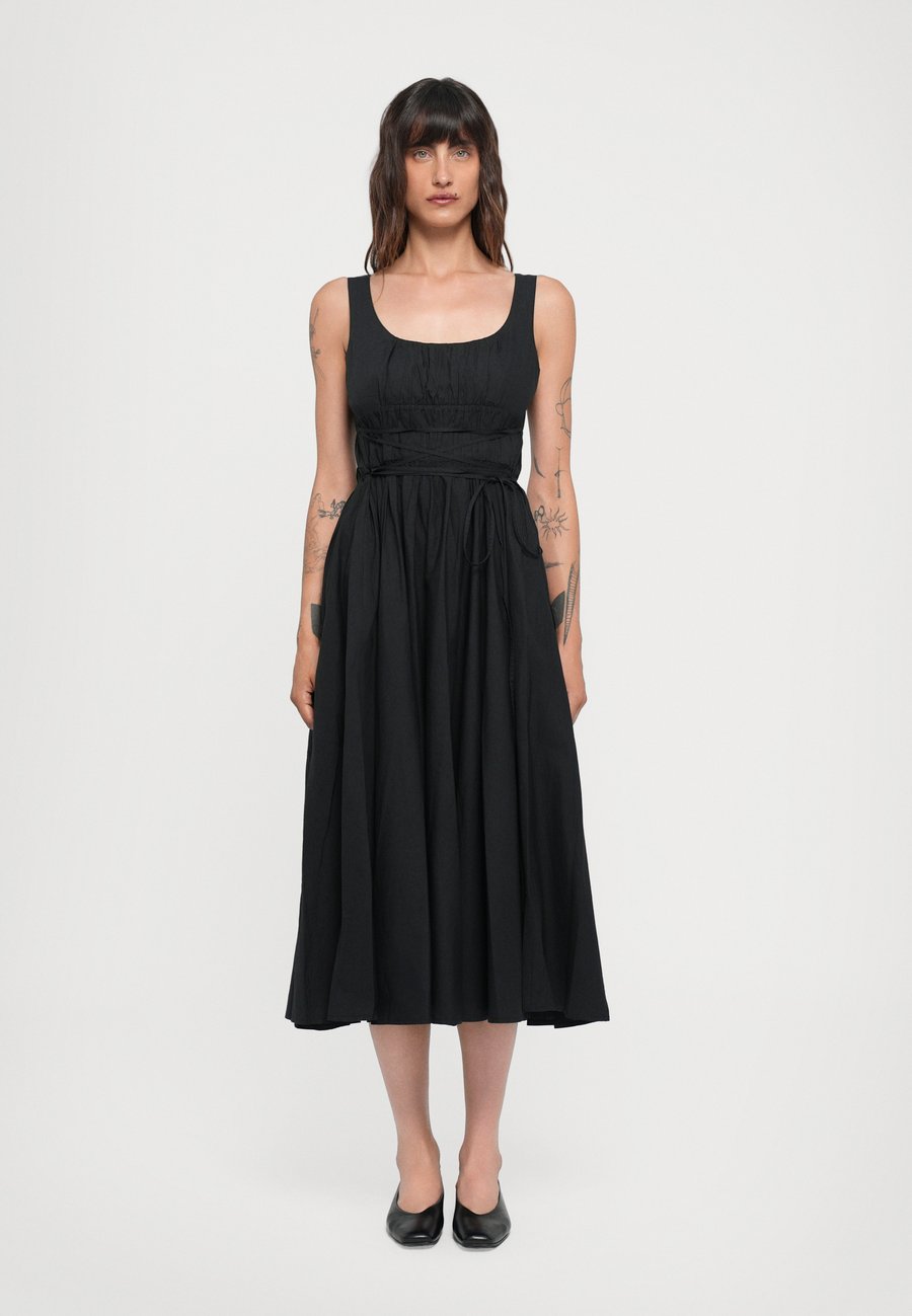 Платье MILLE FRANNIE DRESS, Black
Платье MILLE FRANNIE DRESS, Black