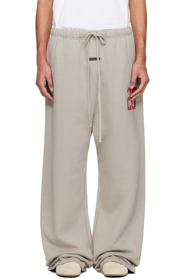 Fear Of God Essentials Серые спортивные штаны для отдыха
Fear Of God Essentials Серые спортивные штаны для отдыха