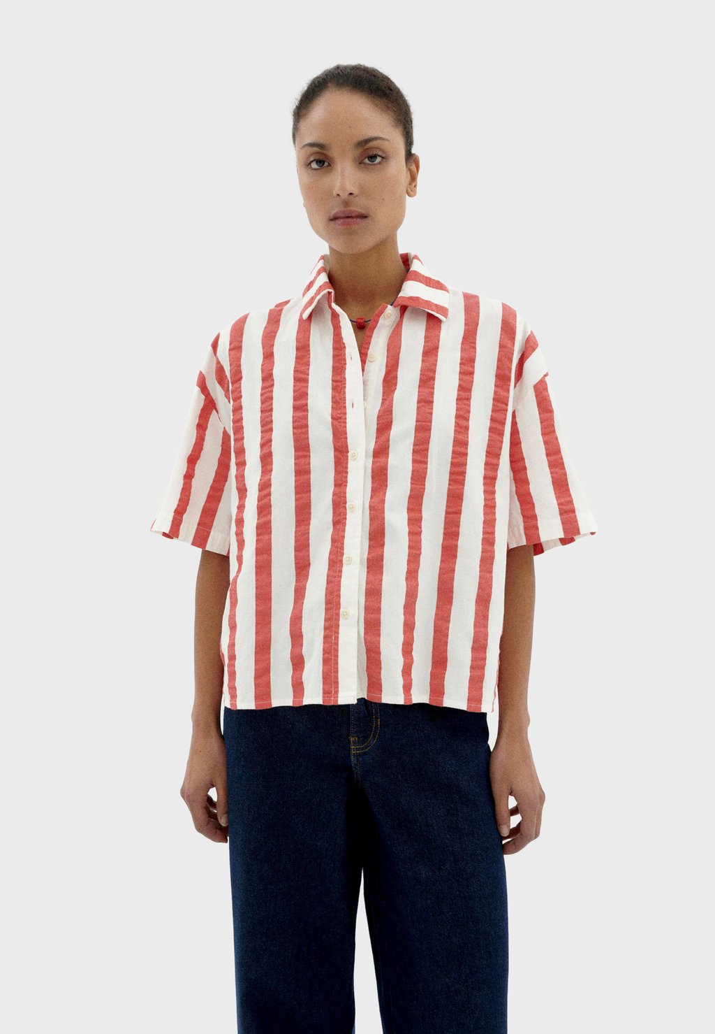 Блузка на пуговицах ANNA Thinking Mu, красный 
Блузка на пуговицах ANNA Thinking Mu, красный