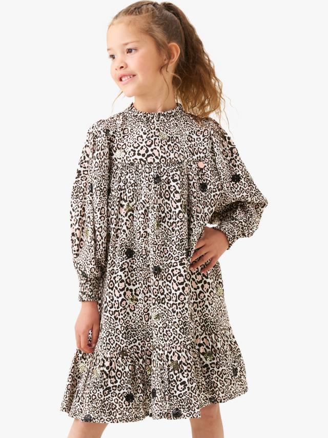 Детское платье с воротником-жабо и леопардовым принтом из пайеток Angel & Rocket, Brown
Детское платье с воротником-жабо и леопардовым принтом из пайеток Angel & Rocket, Brown