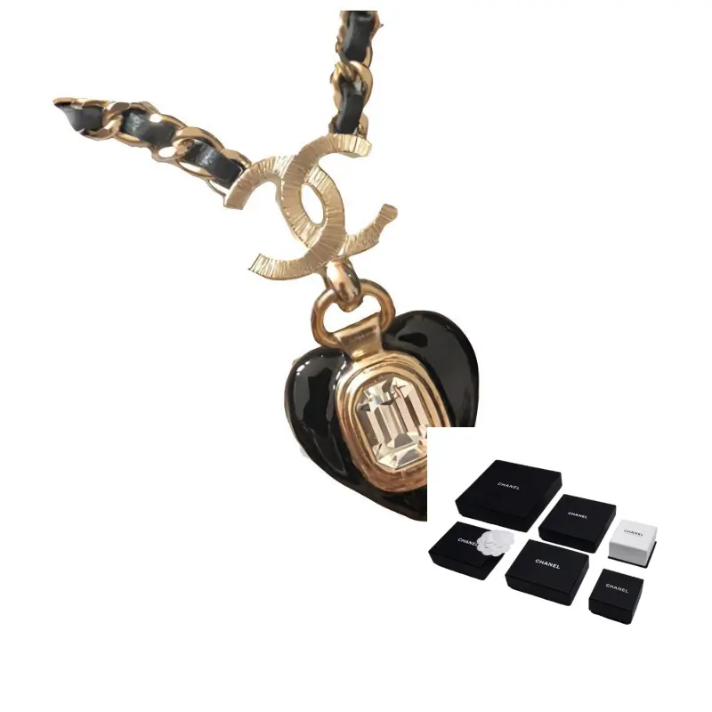 Классическое двойное металлическое ожерелье с буквой C для женщин CHANEL
Классическое двойное металлическое ожерелье с буквой C для женщин CHANEL