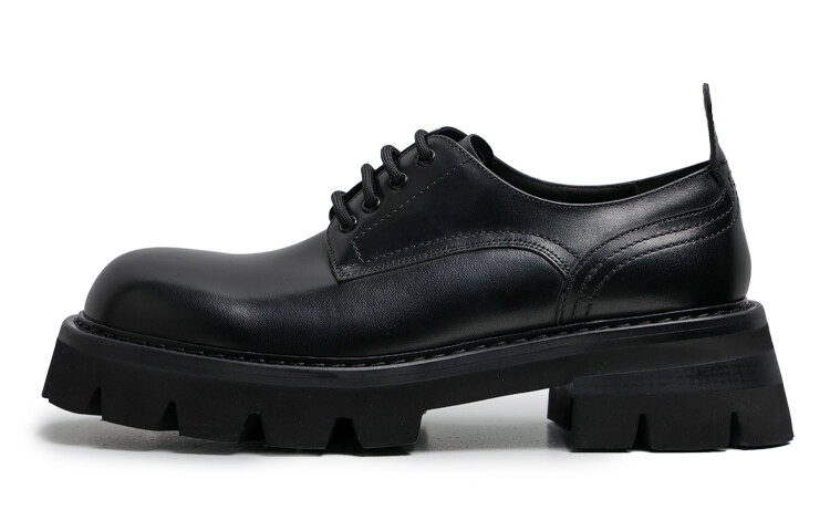 Туфли на платформе мужские низкие черные Viplander
Туфли на платформе мужские низкие черные Viplander