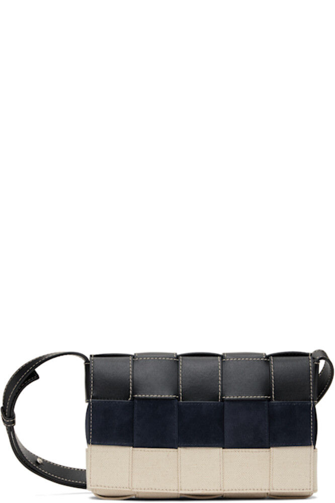 Черно-белая сумка для кассет Bottega Veneta
Черно-белая сумка для кассет Bottega Veneta