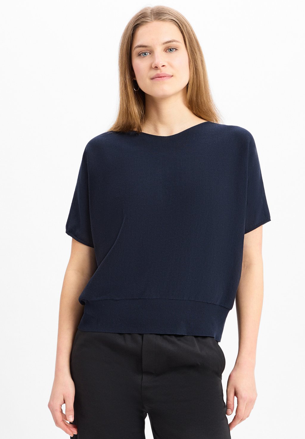 Базовая футболка SOMELI DRYKORN, темно-синий
Базовая футболка SOMELI DRYKORN, темно-синий