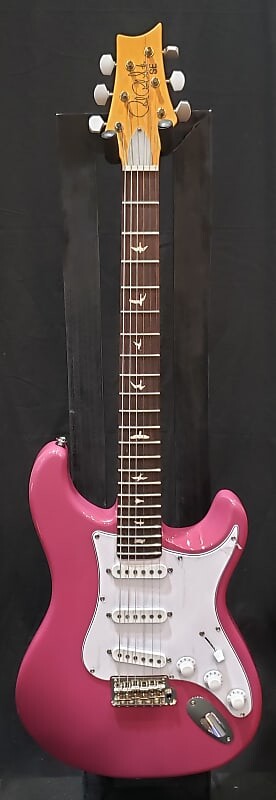 Электрогитара PRS SE Silver Sky 2022 Dragon Fruit
Электрогитара PRS SE Silver Sky 2022 Dragon Fruit