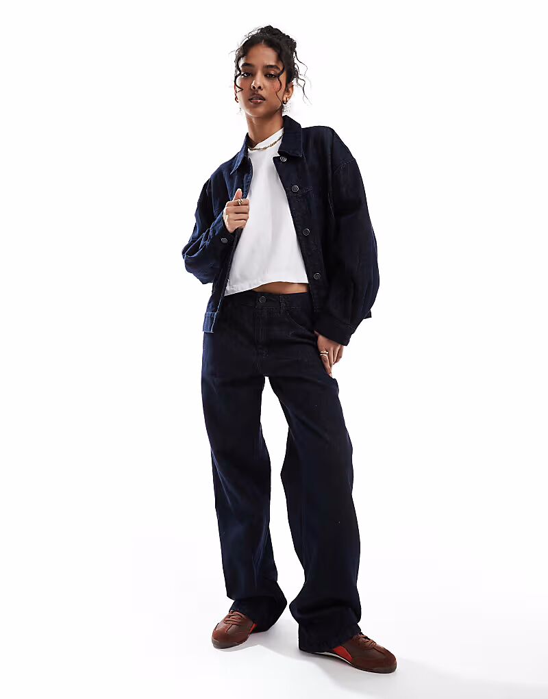 Джинсы Object темно-синего цвета с широкими штанинами, полосками и отворотами (часть комплекта)
Джинсы Object темно-синего цвета с широкими штанинами, полосками и отворотами (часть комплекта)