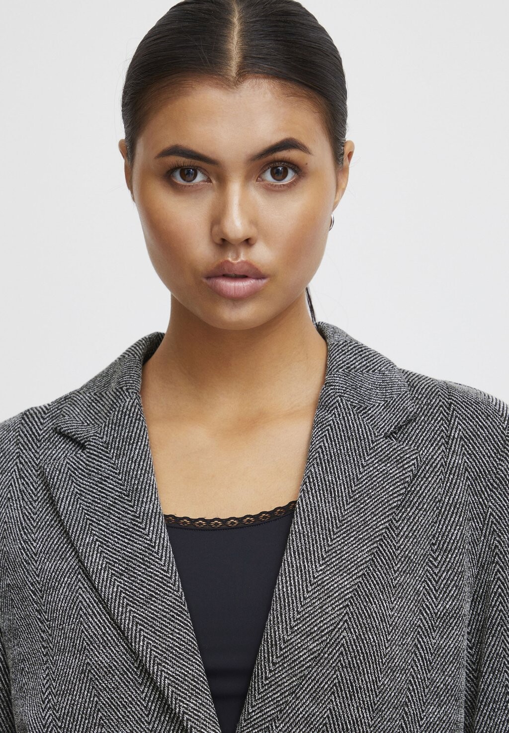 Короткое пальто IHKATE ICHI, черный
Короткое пальто IHKATE ICHI, черный