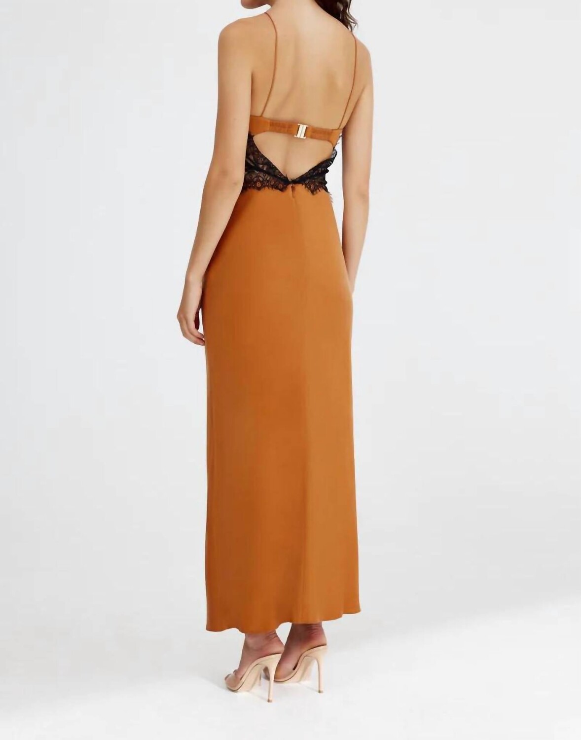 ПЛАТЬЕ МИДИ Helaina Карамельного цвета Significant Other
ПЛАТЬЕ МИДИ Helaina Карамельного цвета Significant Other