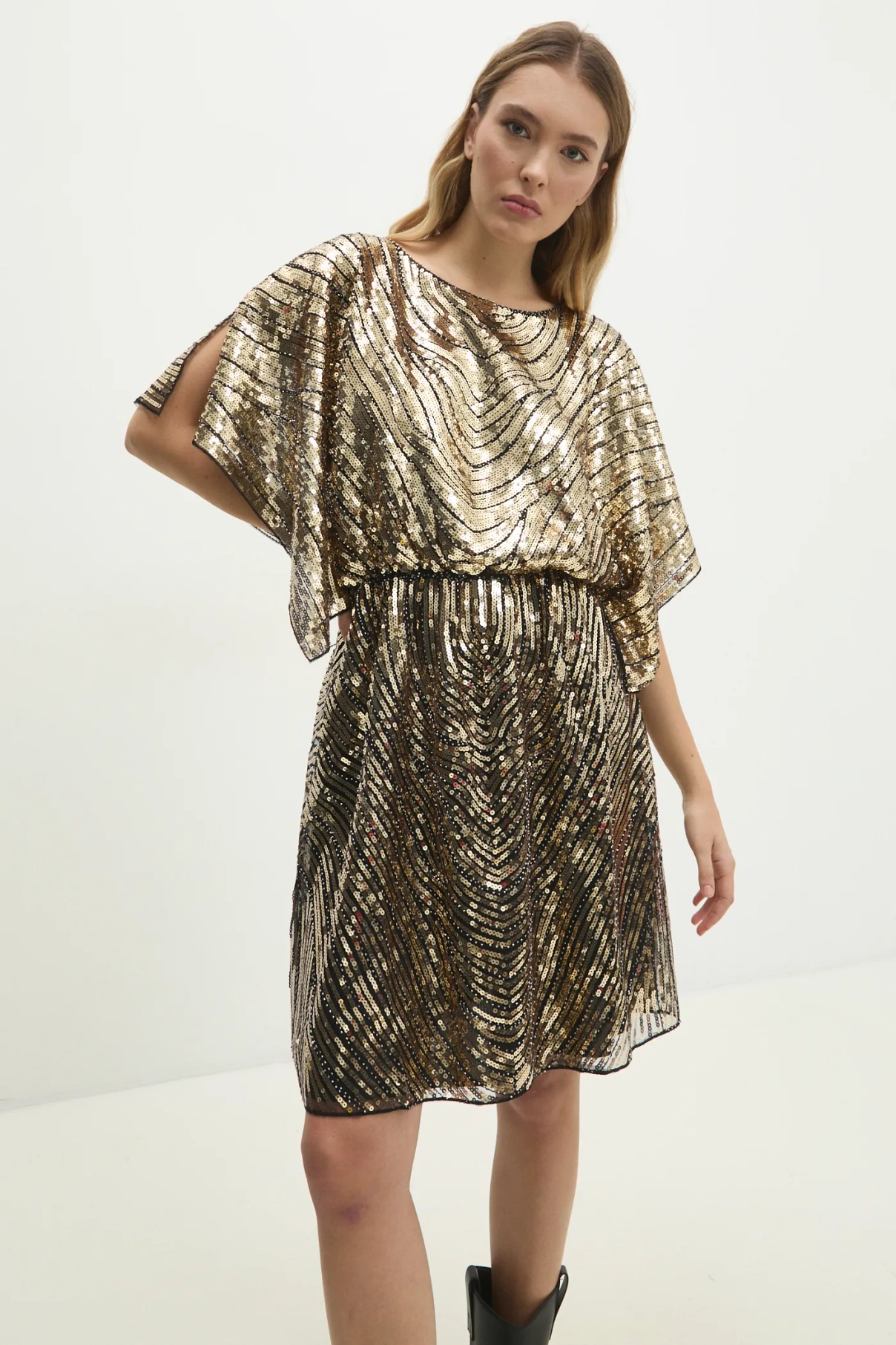 Платье Answear Lab, золотой
Платье Answear Lab, золотой
