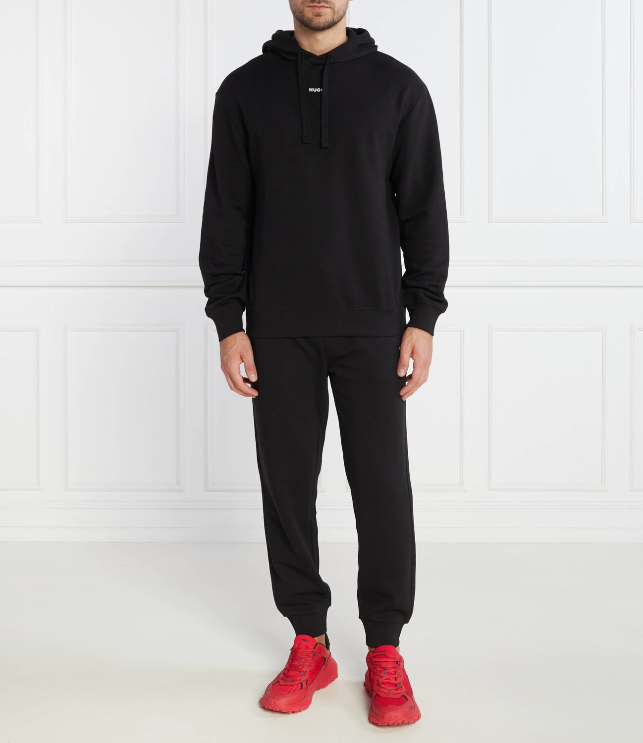 Спортивный костюм HUGO Dapo Dayote Regular Fit, черный
Спортивный костюм HUGO Dapo Dayote Regular Fit, черный