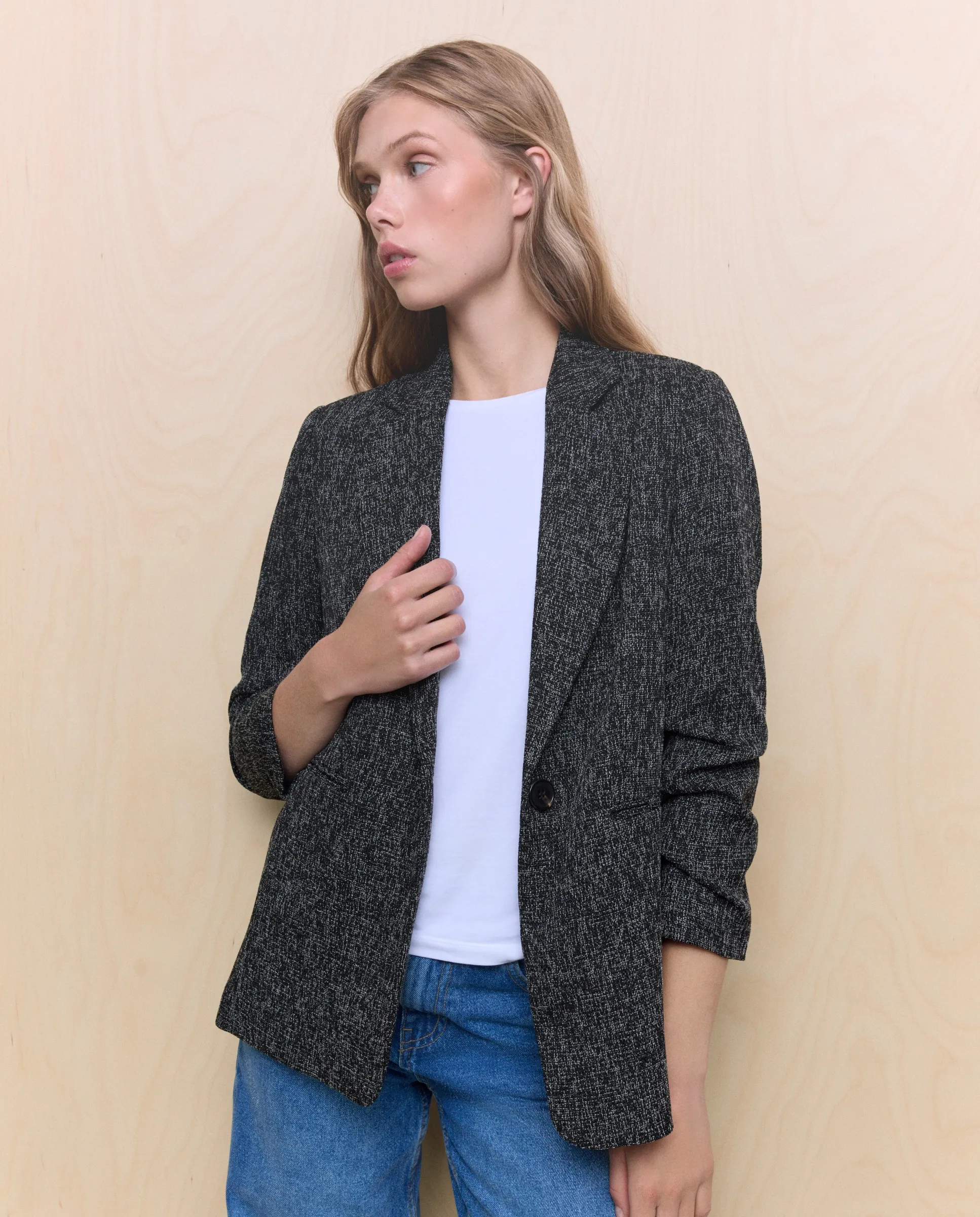 Женский блейзер с длинными рукавами и буфами Easy Wear, черный
Женский блейзер с длинными рукавами и буфами Easy Wear, черный