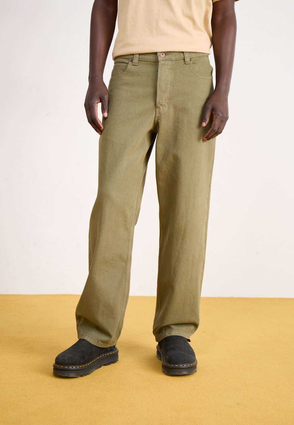 Джинсы свободного кроя THOMASVILLE PANT Dickies, оливковый
Джинсы свободного кроя THOMASVILLE PANT Dickies, оливковый