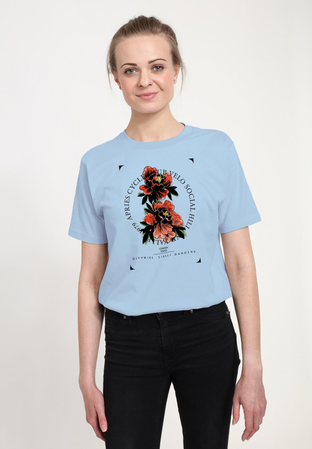 Футболка с принтом Henry Tiger, светло-голубой
Футболка с принтом Henry Tiger, светло-голубой