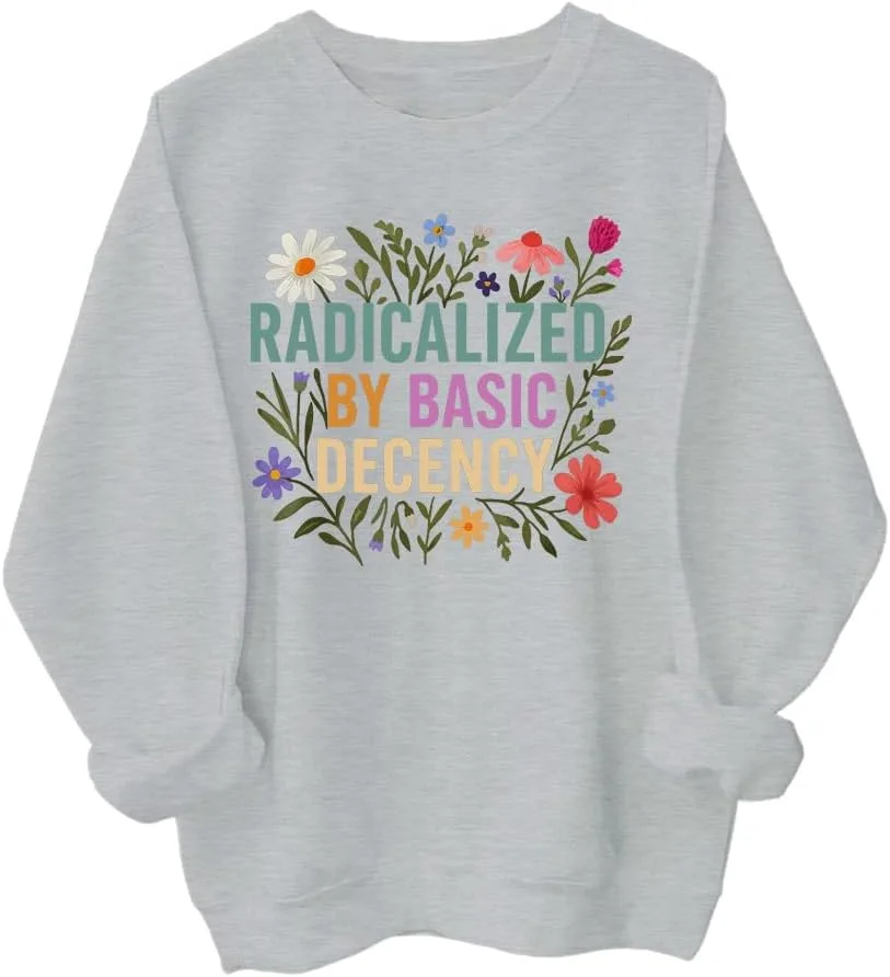 Толстовка Radicalized By Basic Decency с длинным рукавом SIMJEW
Толстовка Radicalized By Basic Decency с длинным рукавом SIMJEW